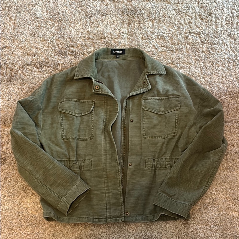🍍Express jacket-zip-button🍍Sz XS🍍Pit to pit 20”🍍length 21”🍍waist 21”🍍